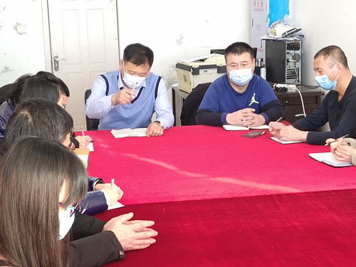 五大連池農場農業(yè)科技服務中心黨支部組織全體人員集中學習集團黨委擴大會議